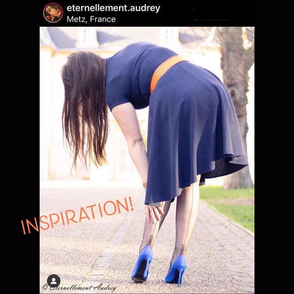 VINTAGE Circle Skirt Baby Blue Waist 32” - Picture 10 of 10